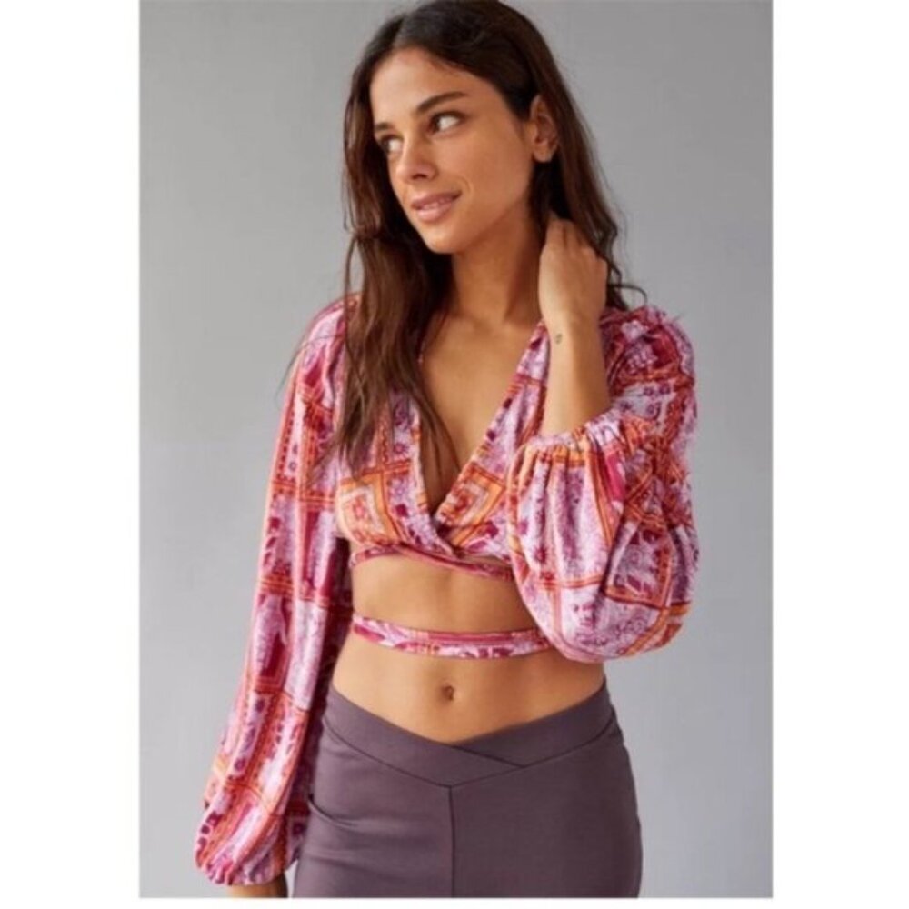 Urban Outfitters | Florentina Wrap Top Crop Long Sleeve Crushed Velvet Pink New - Picture 3 of 9
